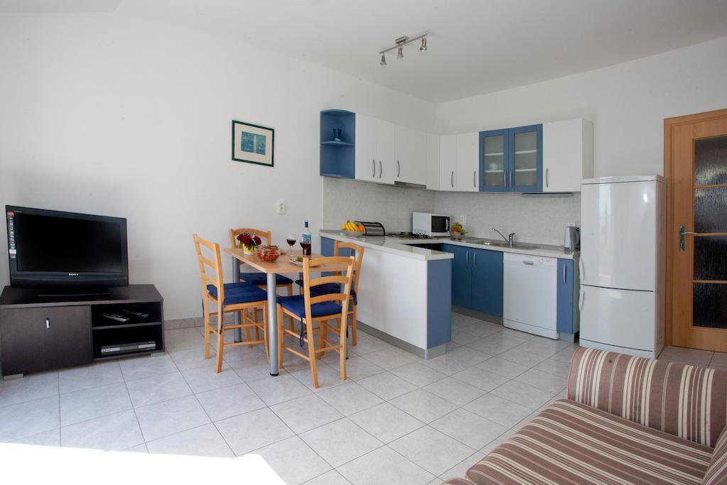 Apartment Firule Sandy Beach Split Exterior photo